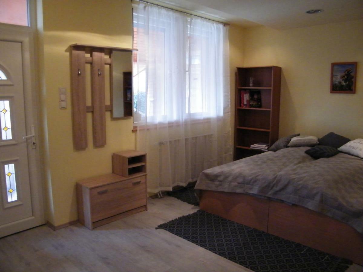 Pál utcai Apartman Miskolc Esterno foto